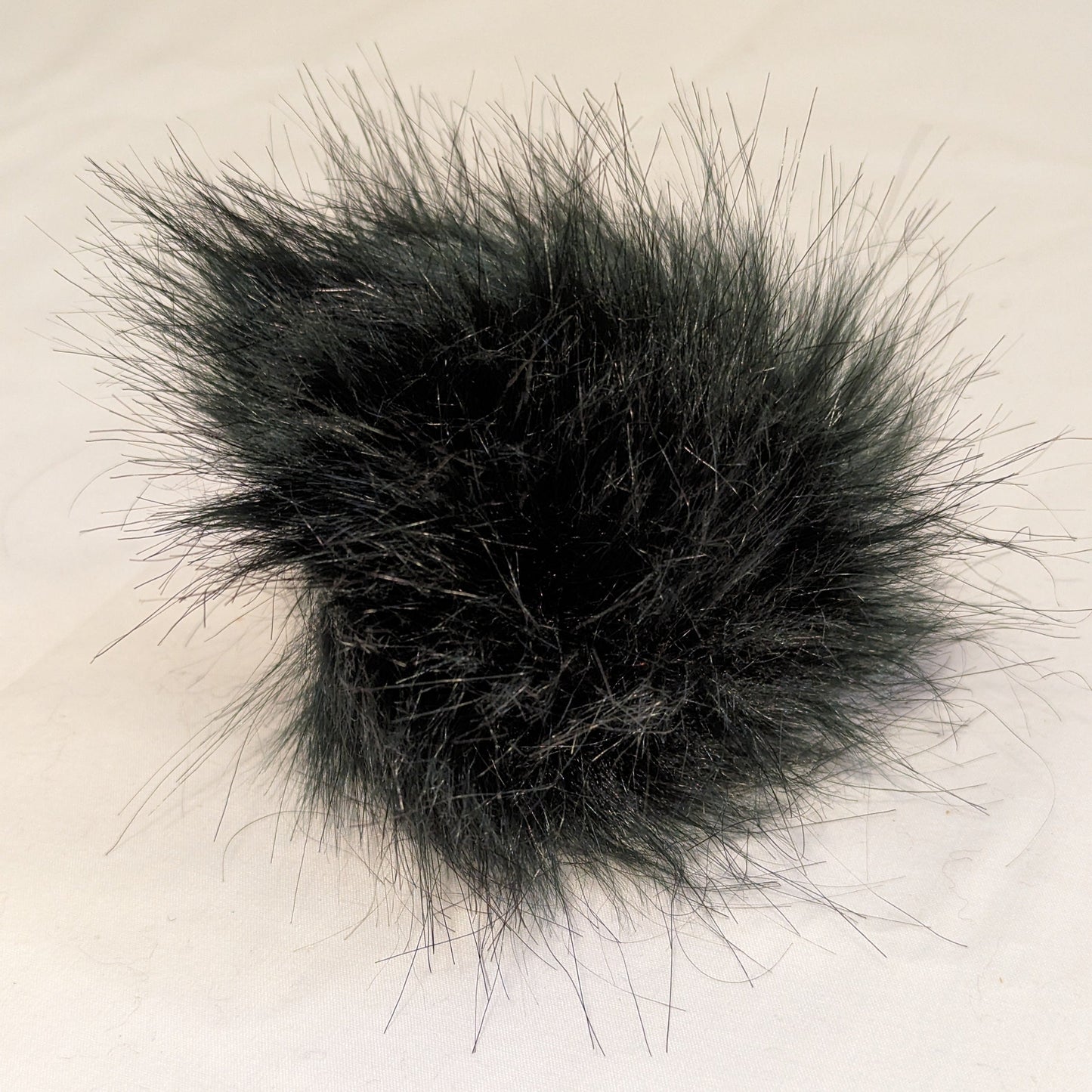 10 cm faux fur pompom