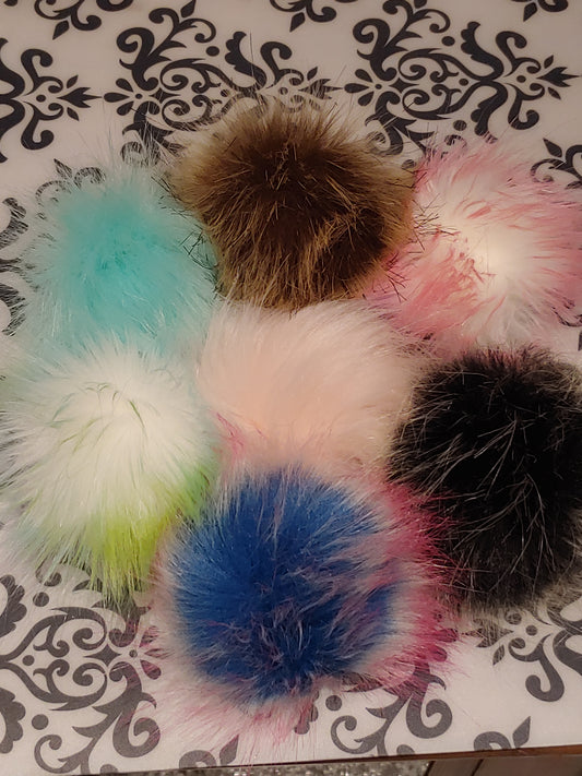 8 cm faux fur pompom