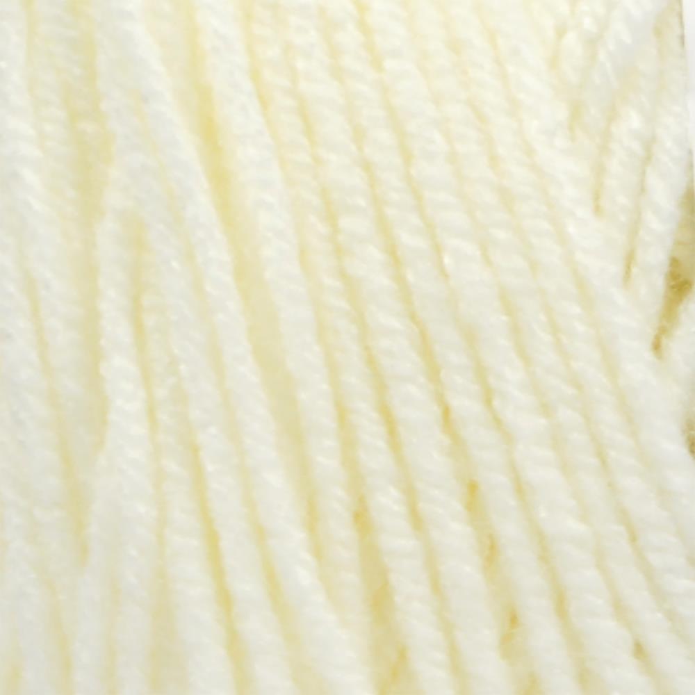 Close-up of cream-colored yarn