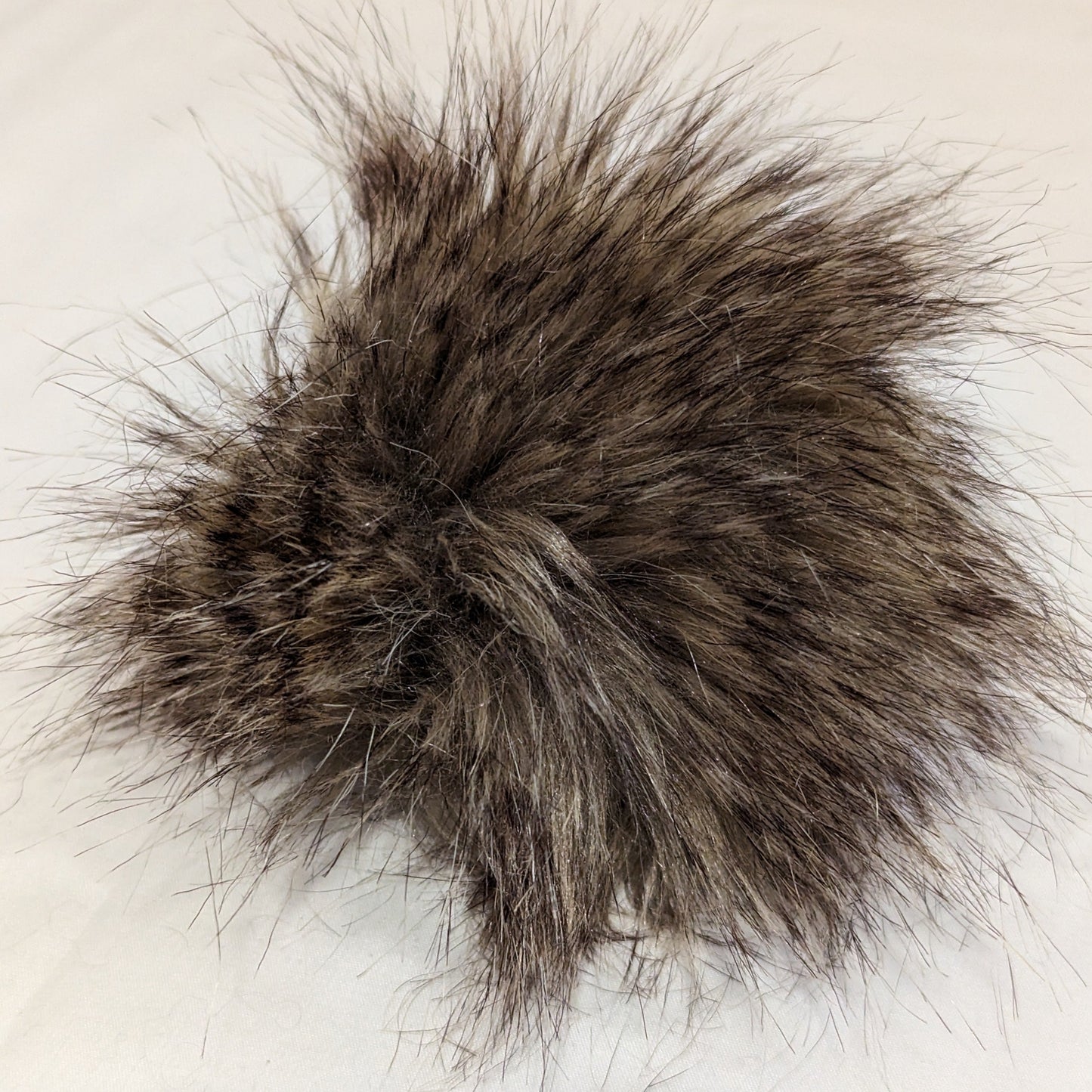 10 cm faux fur pompom