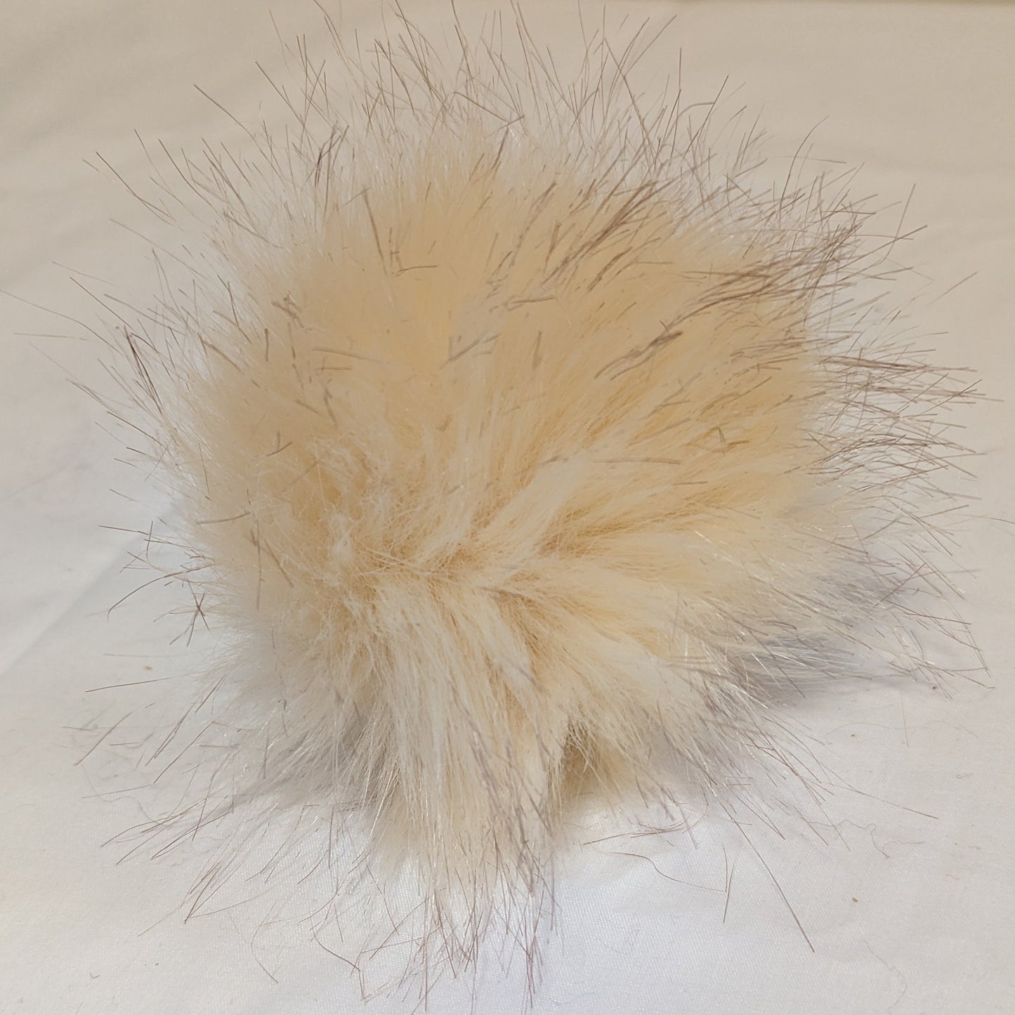 10 cm faux fur pompom
