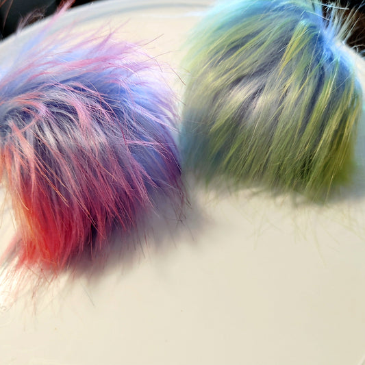 10 cm faux fur pompom