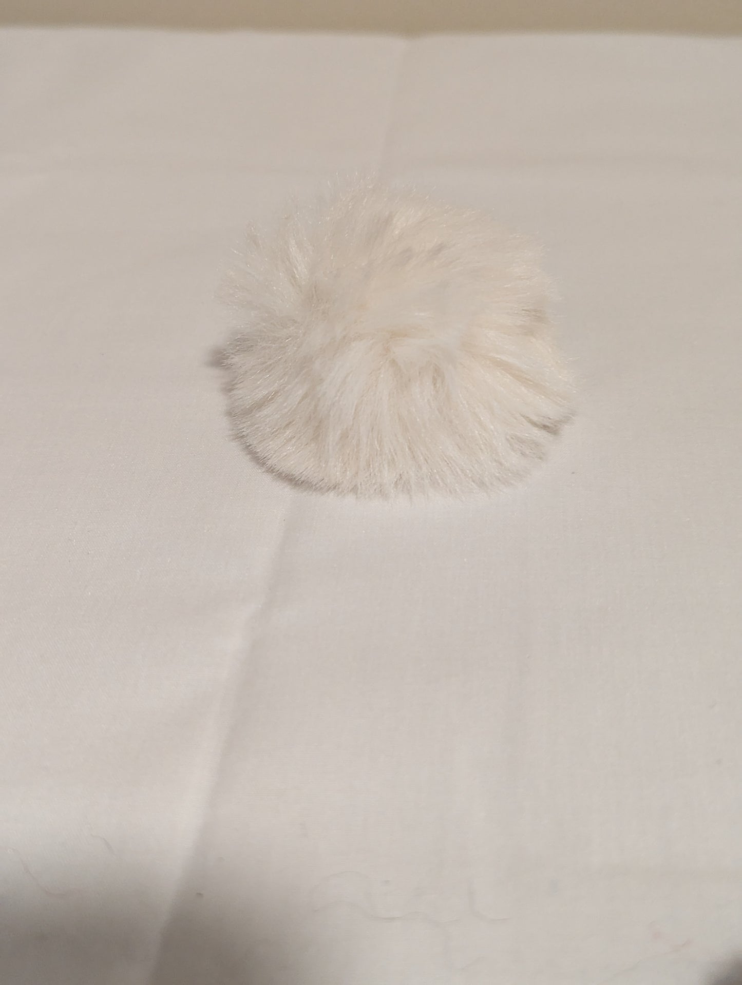 5 cm faux fur pompom