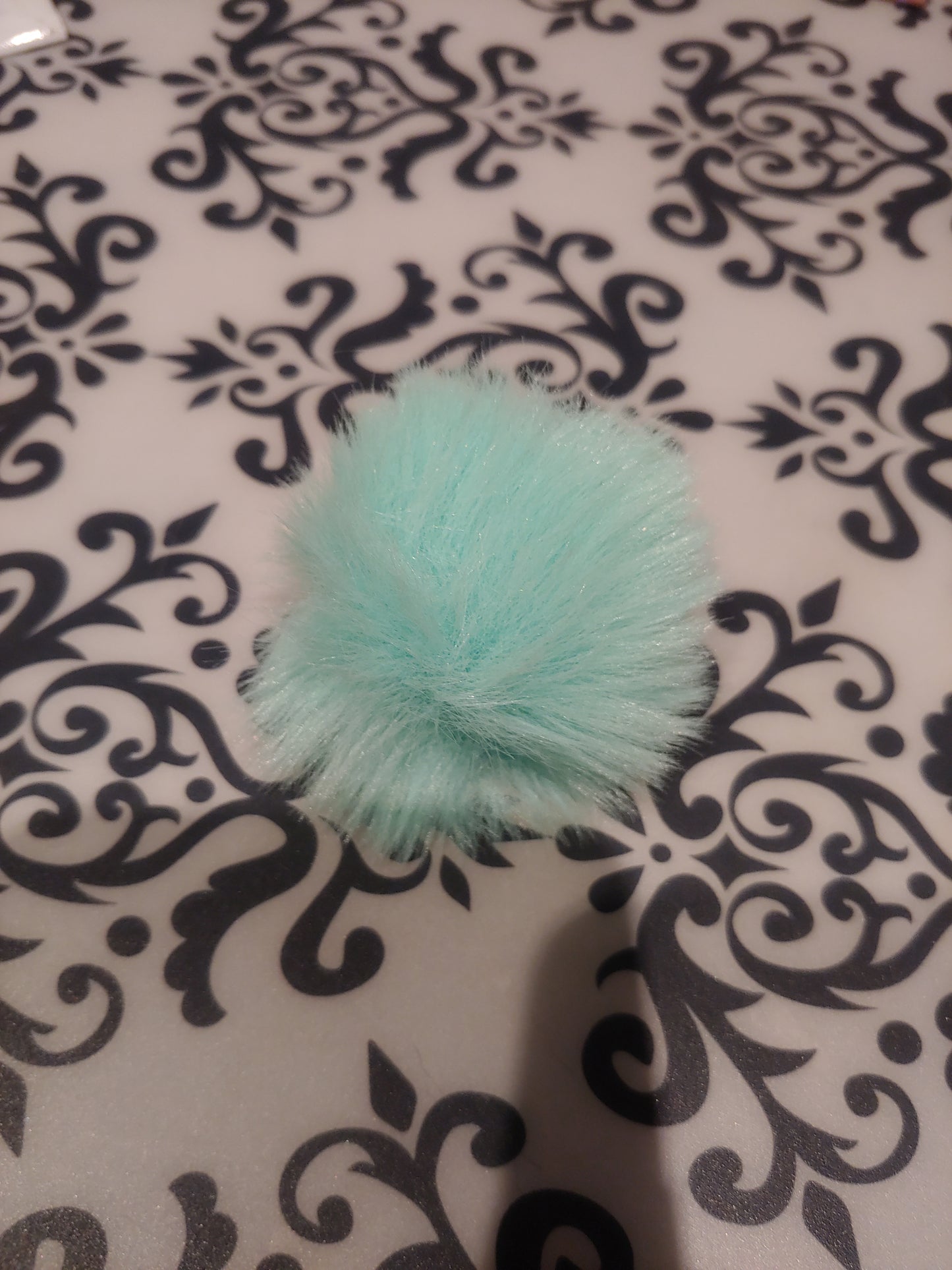 5 cm faux fur pompom